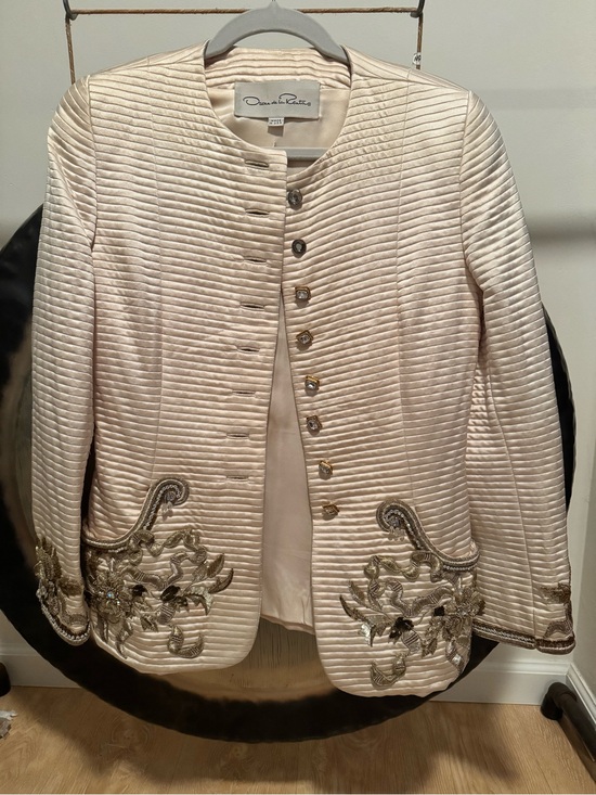 Oscar de la Renta Jackets & Blazers - Oscar de la Renta Ivory Quilted Embroidered Jacket